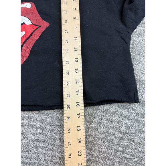 Bravado Large The Rolling Stones Cropped Sweatshirt Black Red Lips Rock Shirt - Picture 5 of 7